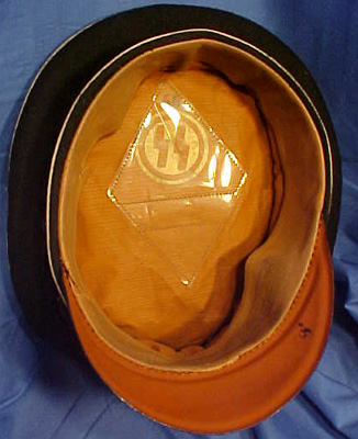 SS visor hat-early insignia,late hat