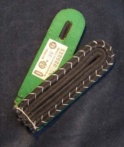 SD NCO shoulder boards with RZM tag &quot;A&quot;