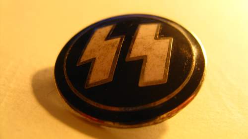 SS lapel pin/Adolf Hitler 1933 pin