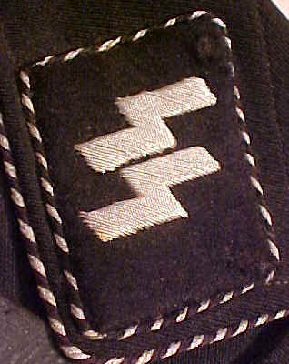 SS-Obersturmführer collar tabs