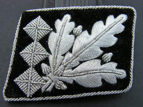 SS Gruppenfuehrer collar tabs