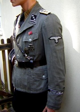 Earth-brown SS-VT uniform