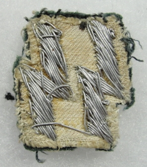 SS Membership runes breast insignia