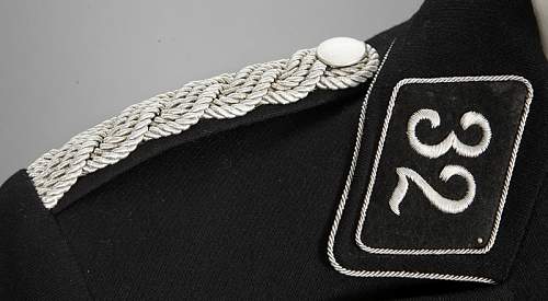 LAH shoulder boards