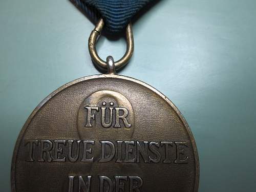 ss medal fur treue dienste 8....good or fake ?