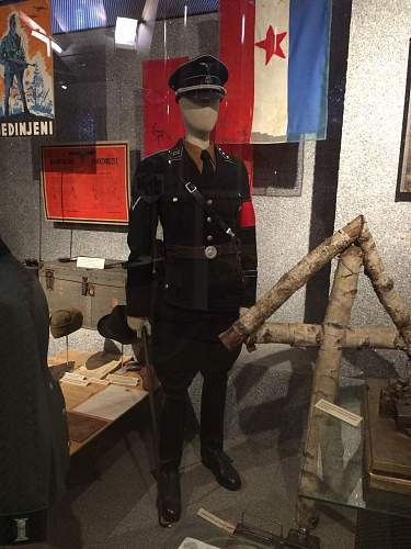 schwarze SS Uniform, Standarte 11 der Allgem. SS  &quot;Planetta&quot;  im HGM, Wien