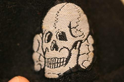 SS deaths head cloth insignia.