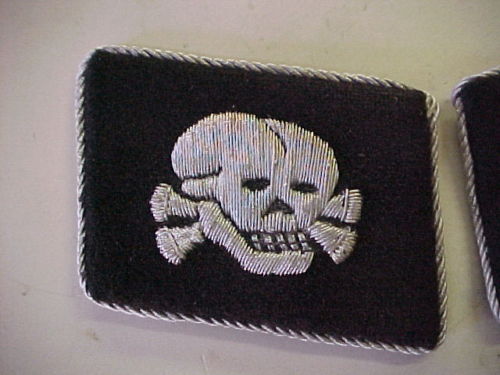 Totenkopf collar tabs