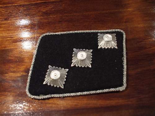 Collar Tabs