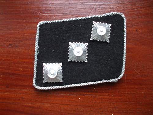 Collar Tabs