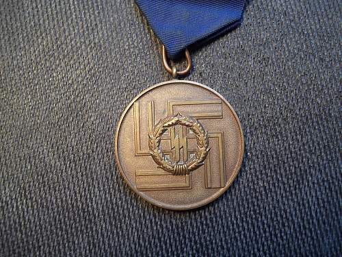 SS 8-Year Service Medal - Second Opinions Needed for a Fellow Collector