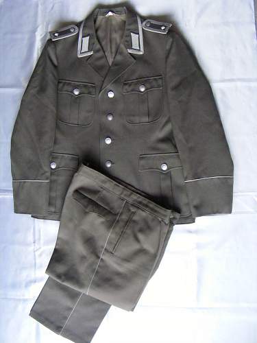 SS Female Guard Uniform