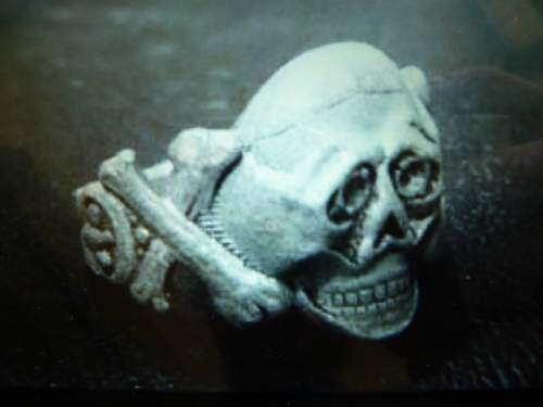 skull ring