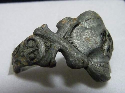 skull ring