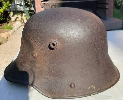 Strange visor/brim on german ww1 helmet