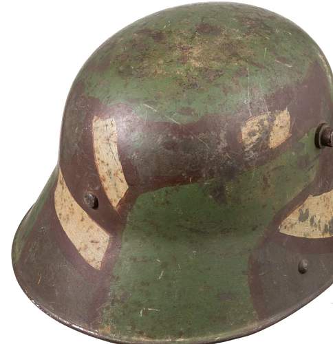 WW1 German M-16 Camouflaged Helmet ET 64