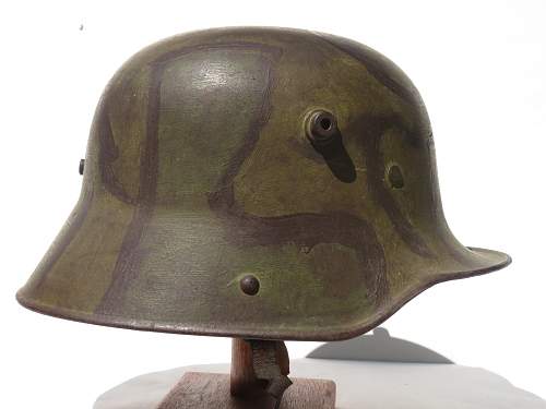 WW1 German M-16 Camouflaged Helmet ET 64