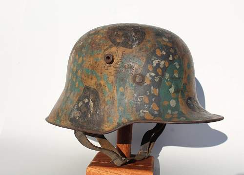 WW1 German M-16 Camouflaged Helmet ET 64