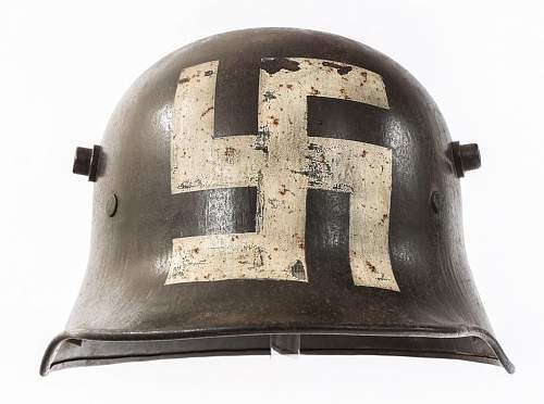 Lüttwitz-Kapp-Putsch Hakenkreuzbemalung Stahlhelm