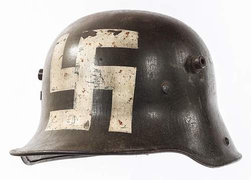 Lüttwitz-Kapp-Putsch Hakenkreuzbemalung Stahlhelm