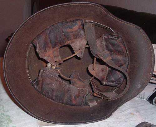 WW1 Helmet with a Puzzle ?