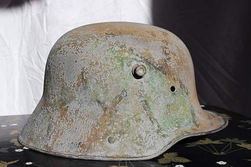 M16 stahlhelm relic or battlefield pick-up.