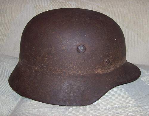 Identifying WW2 German Helmet- NO CLUE:)