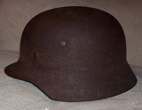 Identifying WW2 German Helmet- NO CLUE:)