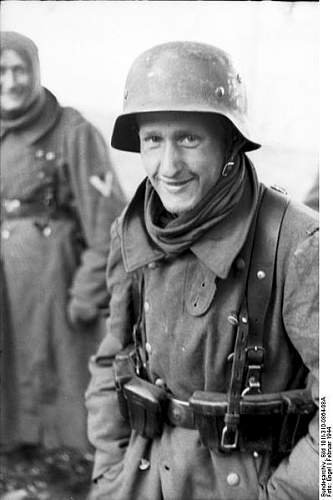 The German Stahlhelm (period photos)