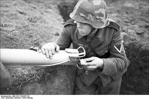 The German Stahlhelm (period photos)