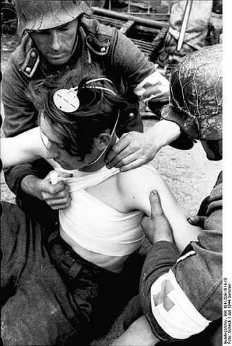 The German Stahlhelm (period photos)