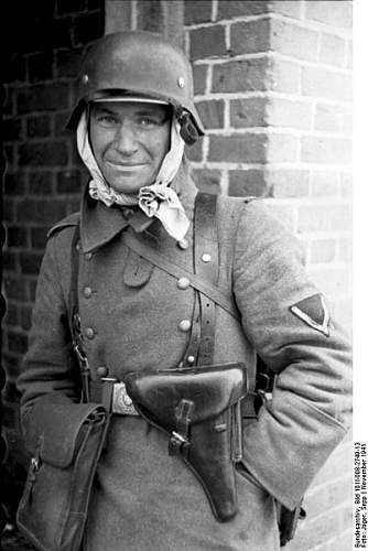 The German Stahlhelm (period photos)