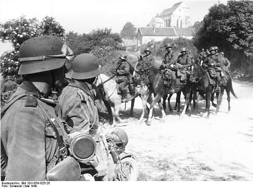 The German Stahlhelm (period photos)