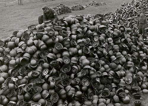 The German Stahlhelm (period photos)