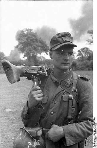 The German Stahlhelm (period photos)