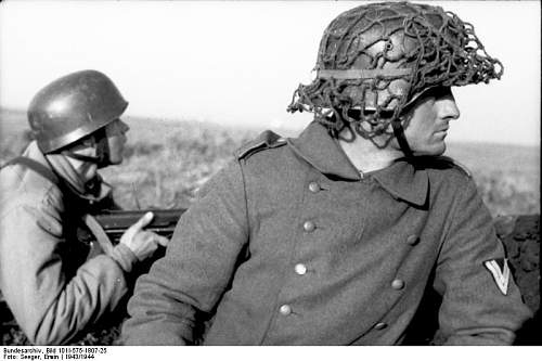 The German Stahlhelm (period photos)