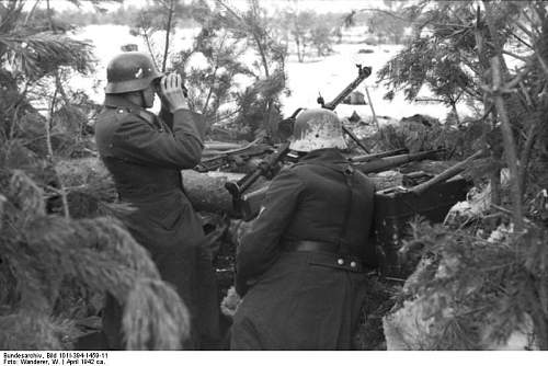 The German Stahlhelm (period photos)