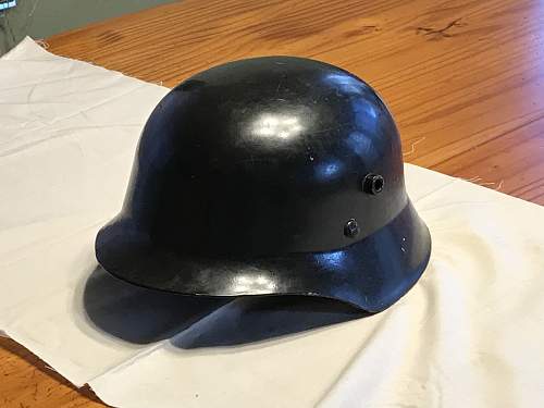 Need help identifying a World War 2 German helmet.