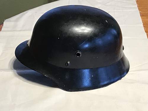 Need help identifying a World War 2 German helmet.