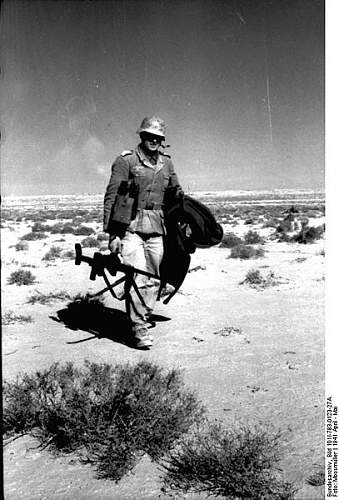 The German Stahlhelm (period photos)