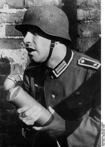 The German Stahlhelm (period photos)