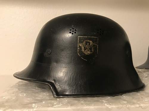 *Help* German police/fire helmet