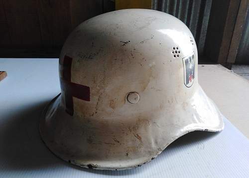 Civil helmet converted to Red Cross helmet?