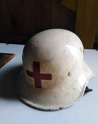 Civil helmet converted to Red Cross helmet?