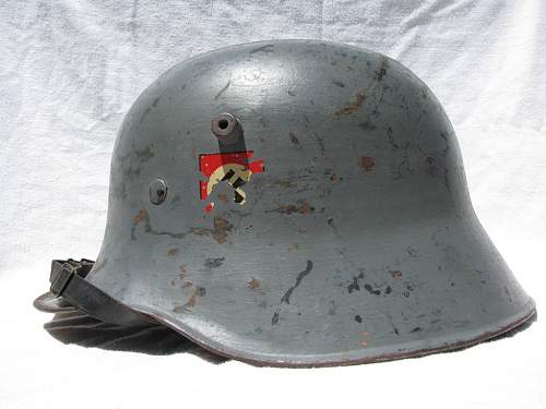 Transitional austrian wehrmacht m16 stahlhelm  single decal helmet