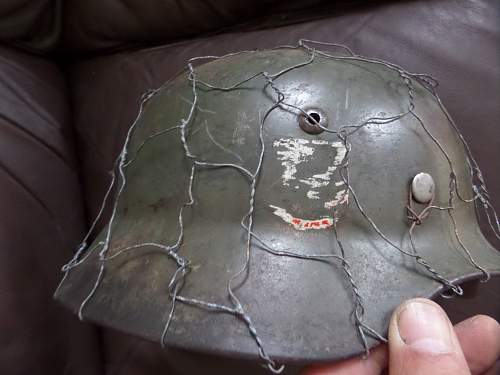 Help needed with unit markings on a M35 helmet