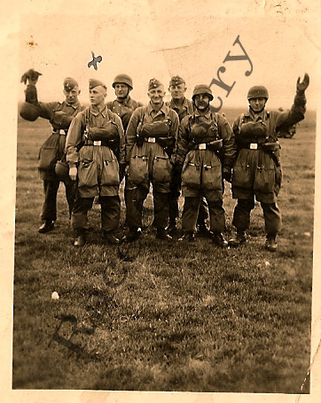 The German Stahlhelm (period photos)