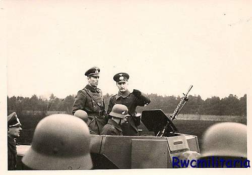 The German Stahlhelm (period photos)