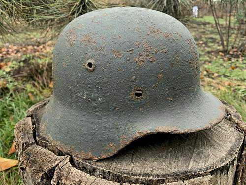 M35 overpainted helmet from Ukraine. Liberate decals or not?