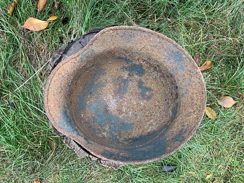 M35 overpainted helmet from Ukraine. Liberate decals or not?